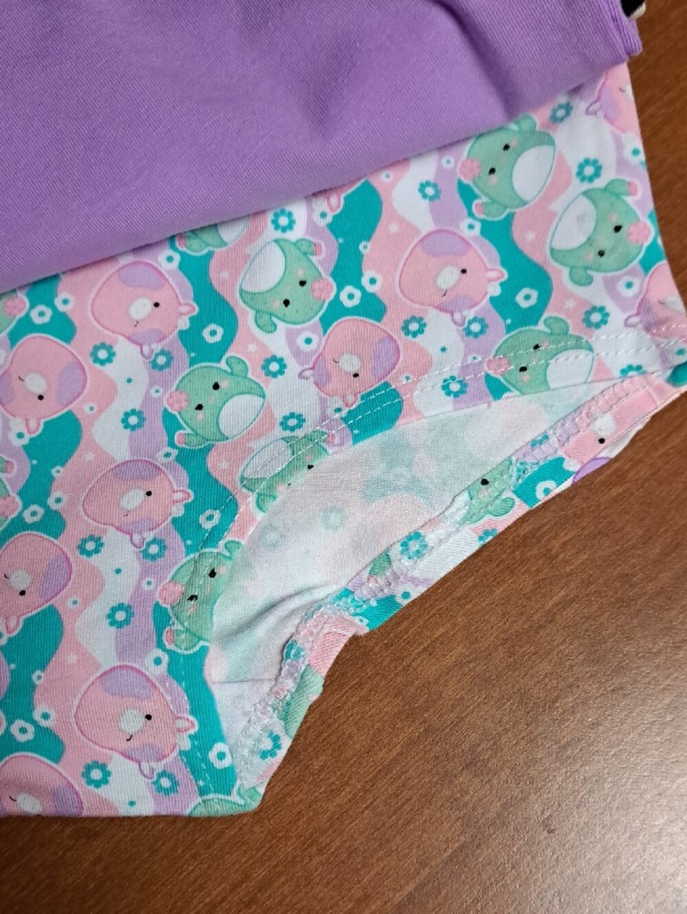 Squishmallows Girls' Print Briefs - 5 Pack Size L8 - Picture 3 of 6